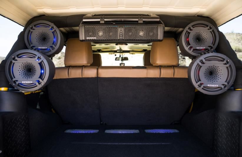 HIFONICS Jeep Wrangler with Waterproof Audio Hits The Road | Hifonics
